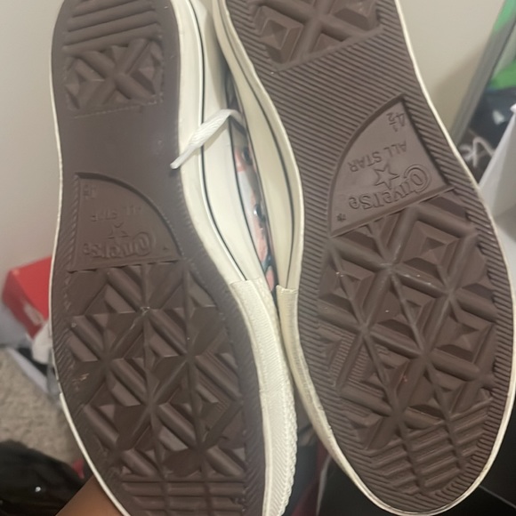 Platform chucks only worn once - Picture 3 of 4